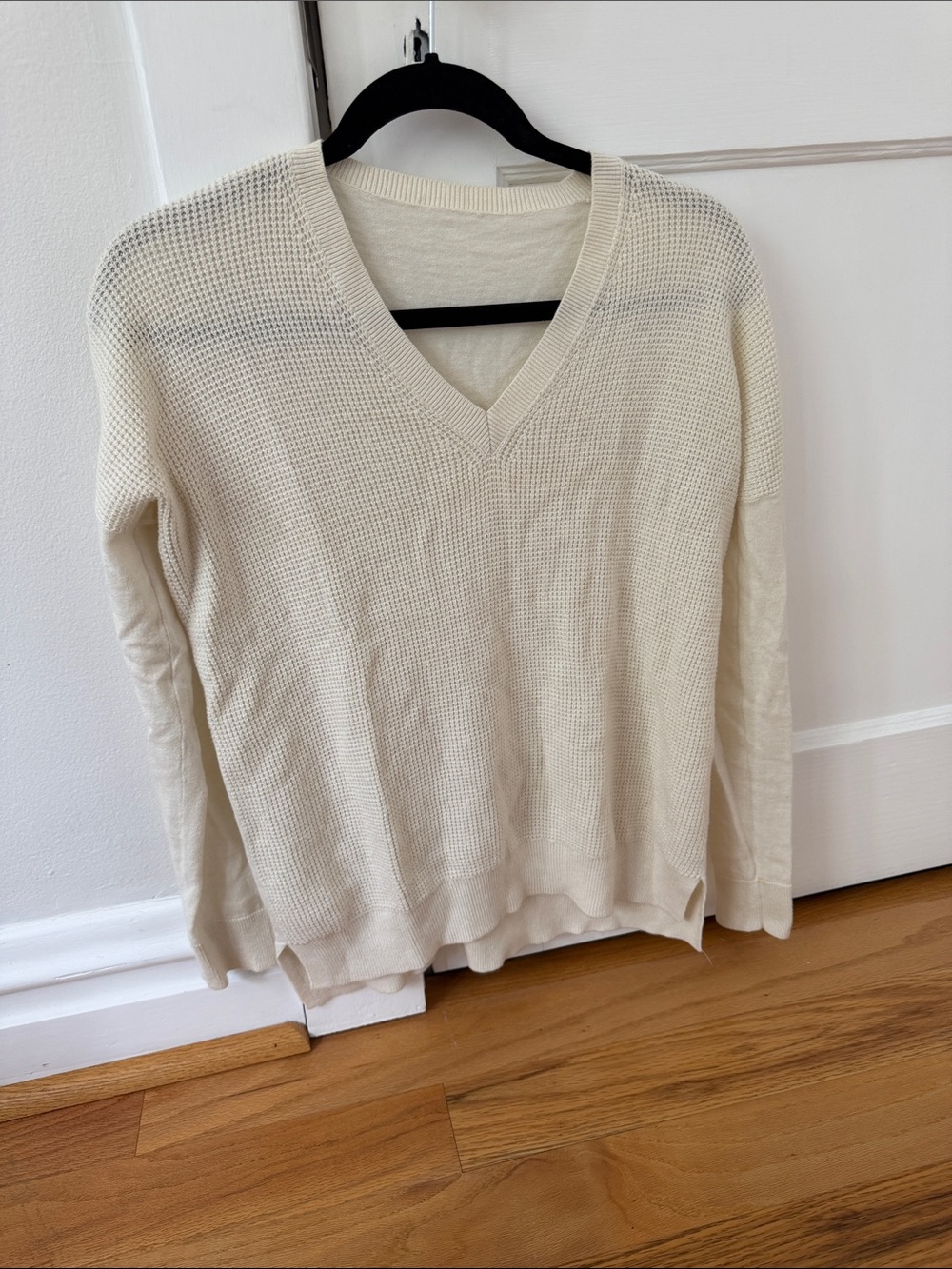 Theory V-Neck Lightweight Cream Women's Sweater